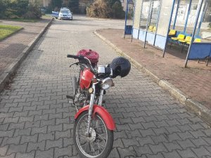 Motorower, którym jechał nietrzeźwy mężczyzna