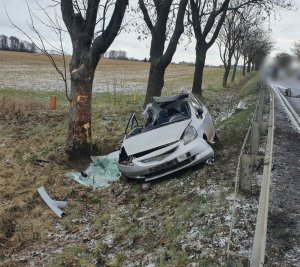 Uszkodzony samochód biorący udział w wypadku