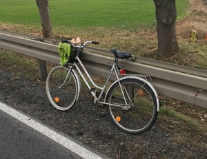 Rower, którym jechał potrącony mężczyzna