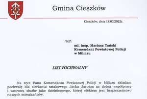 Listy pochwalne dla dzielnicowego Gminy Cieszków sierżanta sztabowego Jacka Jarosza