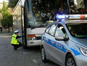 Kontrole autobusów w związku z policyjną akcją „BEZPIECZNE WAKACJE 2022”