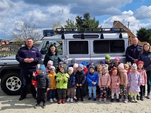 Policjanci na spotkaniu z przedszkolakami