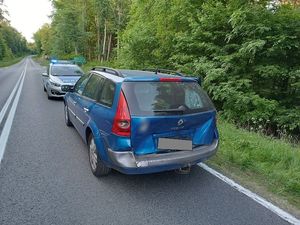 Niebezpieczne zderzenie dwóch samochodów osobowych na drodze krajowej numer 15