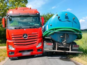 Samochody ciężarowe biorące udział w kolizji drogowej