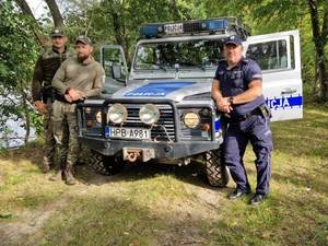 Wspólne działania milickiego dzielnicowego i strażników rybackich na terenie rezerwatu przyrody „Stawy Milickie”