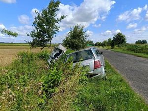 Był tak pijany, że dwa razy wjechał samochodem do przydrożnego rowu