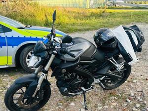 Motocykl biorący udział w wypadku na ulicy Krotoszyńskiej w Miliczu
