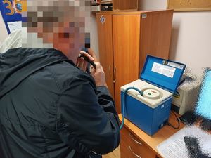 Zatrzymany kierowca w trakcie badania stanu trzeźwości
