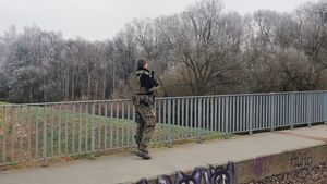 funkcjonariusze na zdjęciu