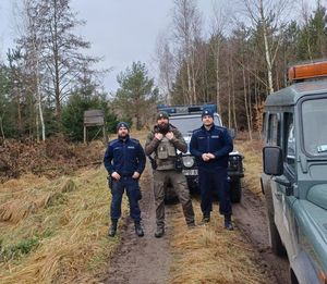 Świąteczna czujność służb. Wspólne kontrole dla bezpieczeństwa mieszkańców powiatu milickiego