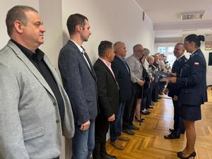 Uroczysta zbiórka w Komendzie Powiatowej Policji w Miliczu z okazji Święta Służby Cywilnej