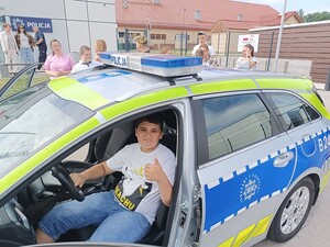 Wizyta młodych gości w Posterunku Policji w Krośnicach