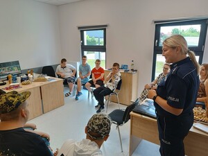 Wizyta młodych gości w Posterunku Policji w Krośnicach
