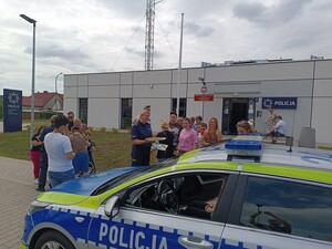 Wizyta młodych gości w Posterunku Policji w Krośnicach