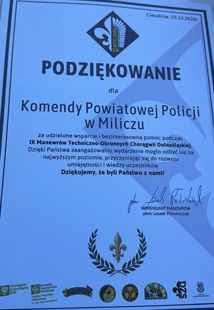 Dyplom dla policjantów za pomoc w organizacji manewrów techniczno - obronnych dla harcerzy